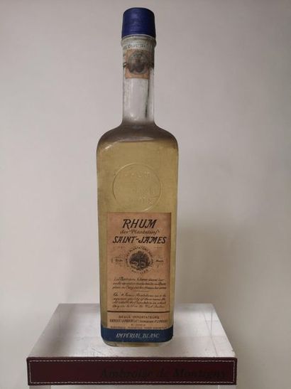 null 1 bouteille RHUM Saint James "Imperial Blanc" Années 50 - 60 Capsule bleue,...