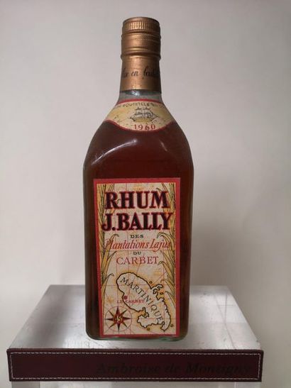 null 1 bouteille RHUM J.BALLY "Plantation Lajus du Carbet" - Martinique 1960 Etiquette...