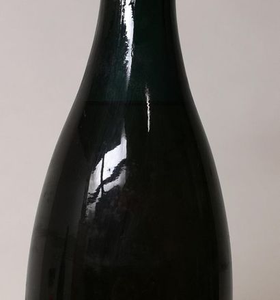 null 2 bouteilles VIEUX MARC de CHAMPAGNE Blanc de raisins noirs "Selection de l'HÔTEL...