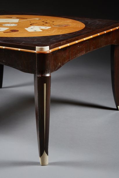  Léonard Tsuguharu FOUJITA (1886-1968)   Table basse en placage de bois vernis acajou,...