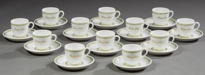 null Bauscher. Douze tasses à thé et leurs sous tasses en porcelaine blanche, ornées...