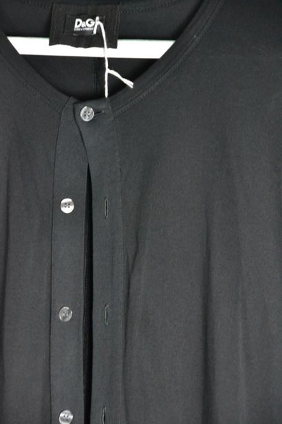 null *Lot of various clothes including : 

DG Dolce & Gabanna

- Men's black jumpsuit,...