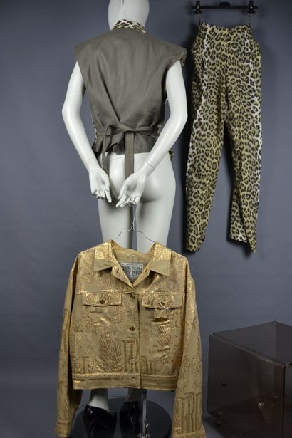 null *Lot de vêtements divers dont : 

Gianfranco FERRE 

- Blouson en lurex doré,...