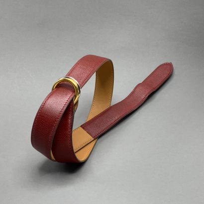 null HERMES Paris

Two-sided belt in burgundy and natural calfskin with two metal...