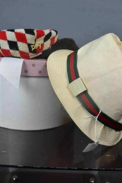 null *Lots of hats including :

DG

- Flat cap for men with red, white and black...