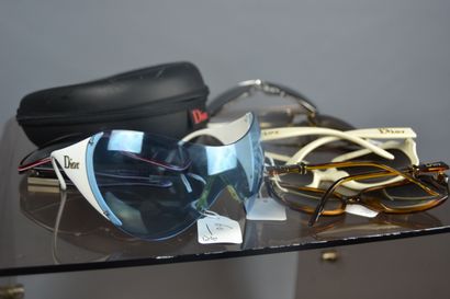 null *Lot of various pairs of glasses including : 

DIOR

- Pair of white and blue...
