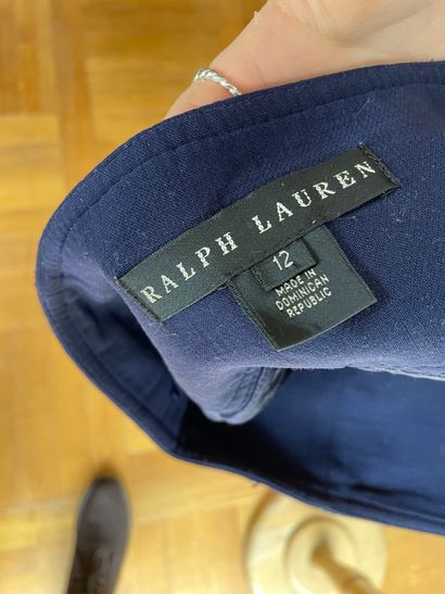 null Ralph LAUREN 

Ensemble bleu marine composé d'une veste, manches longues, petit...