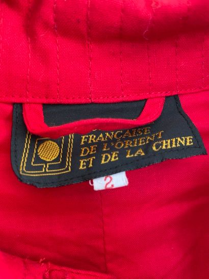null Lot de vêtements dont :

COMPAGNIE FRANÇAISE DE L'ORIENT ET DE LA CHINE 

-...