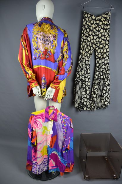 null *G.VERSACE

Lot of clothes including : 

-Silk shirt, red and yellow feathers...
