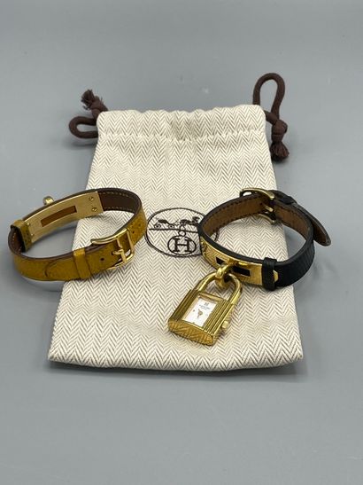 null 
HERMES Paris Kelly

Montre cadenas en métal doré, bracelet en lézard noir,...