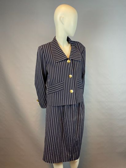 null GIVENCHY Boutique 

Navy blue outfit with white stripes in wool and cotton,...