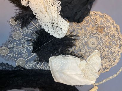 null Lot of laces, stoles and collars embroidered with silver sequins or openwork...