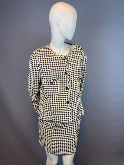 Georges RECH 
Black and white houndstooth...