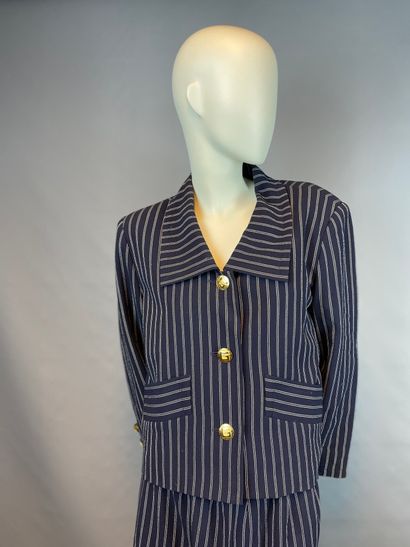 null GIVENCHY Boutique 

Navy blue outfit with white stripes in wool and cotton,...