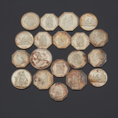 null FRANCE - LYON - PARIS - XIXe siècle

- 12 jetons en argent, pièces octogonales

-...