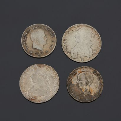 null Quatre pièces en argent :

- 2 Louis XVI Benedictum 1786 - 1787 

- 5 lires...