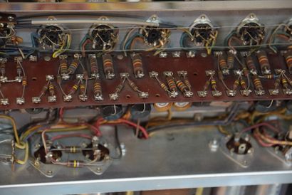 null MCINTOSH MC275

Légendaire amplificateur McIntosh MC275 de 1970, entièrement...