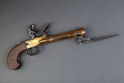 null Strong marine flintlock box gun with bayonet on the bottom. 

Strong bronze...
