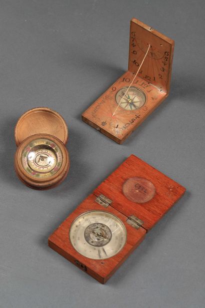 null Trois cadrans solaires en bois. (verres fendus pour deux)

XVIIIe et XIXe siècle

Diamètre...