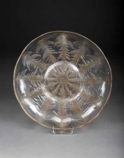 null René LALIQUE - Crystal dish with thistle decoration.

Signed R Lalique France...