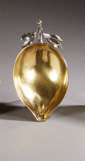 null CHRISTOFLE vers 1880

Coupelle en métal argenté, intérieur doré (usures), en...