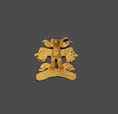 null 
Pendant representing a stylized eagle (accidents) in gold low title.

Weight...