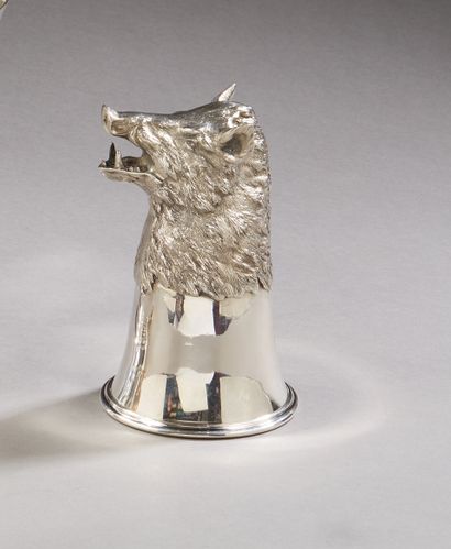 null Christian DIOR

Silver hunting cup, inside in vermeil, representing a boar's...