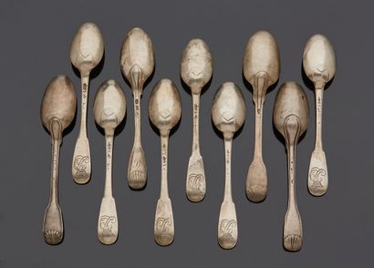 null Ten small silver spoons, different models.

Marked with the fermiers généraux,...