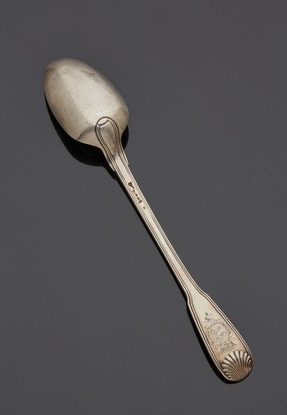 null PARIS 1747 - 1748

Silver stew spoon, filet shell model, engraved with a coat...
