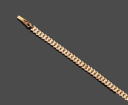 null Necklace in yellow gold 18 k (750 thousandths) with articulated links (accidents).

Weight...