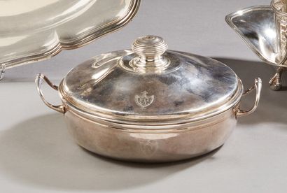 null PARIS 1788

A silver covered vegetable dish of circular shape, with two handles....