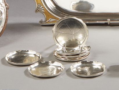 null CHRISTOFLE

Set of 13 silver plated dishes "au naturel" in the shape of a "Victoria...
