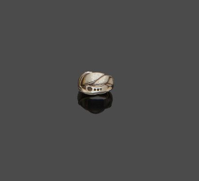 null Georg JENSEN

Silver ring with stylized foliage decoration, signed and numbered...