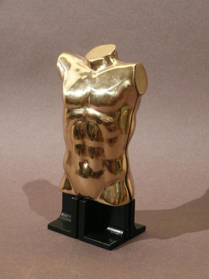 null Sculpture en bronze doré représentant un torse d'homme. Haut: 14 cm