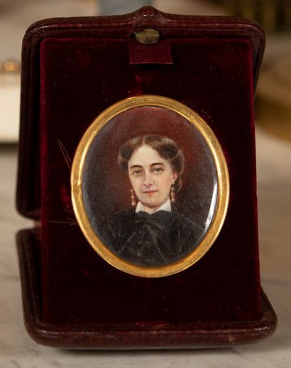 null Ecole FRANCAISE du XIXe siècle


Portrait de femme


Miniature sur ivoire, trace...