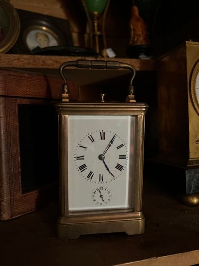 null Officer's clock in brass.


Height : 14 cm





Provenance : château de la ...