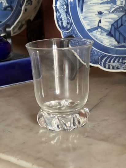 null DAUM France

Huit petits verres en cristal

Hauteur : 7,5 cm