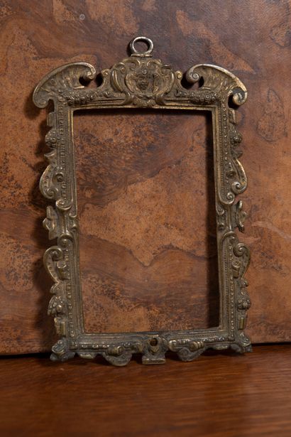  Chiseled bronze frame with old traces of...