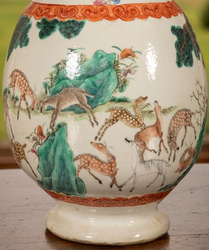 null 
CHINA early 19th century. 




Vase of baluster form in polychrome porcelain...