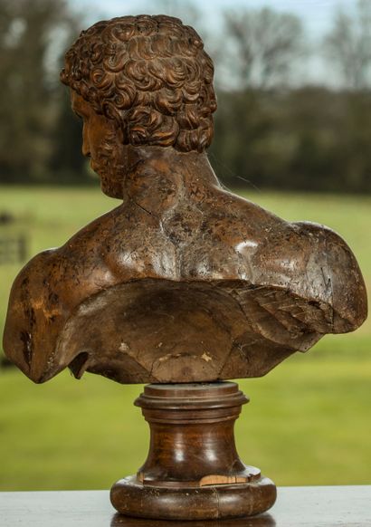 null 
School of the XVIIth century




Two carved wooden busts representing Bacchus...