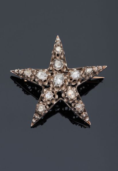 null Broche étoile en or gris 18 k (750 millièmes) sertie de diamants taillés en...