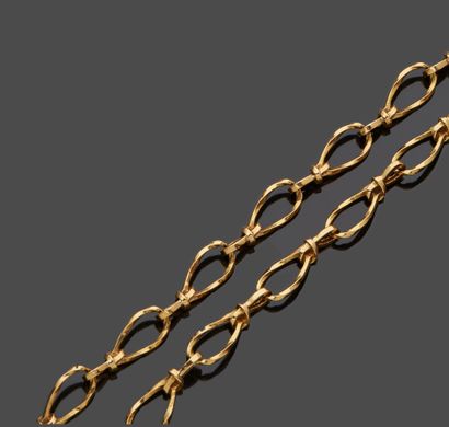 null Long necklace in yellow gold 18 k (750 thousandths) with pattern of alternated...
