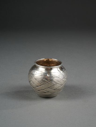 null Small Russian silver pot, in trompe l'oeil in imitation of woven birch

Dated...