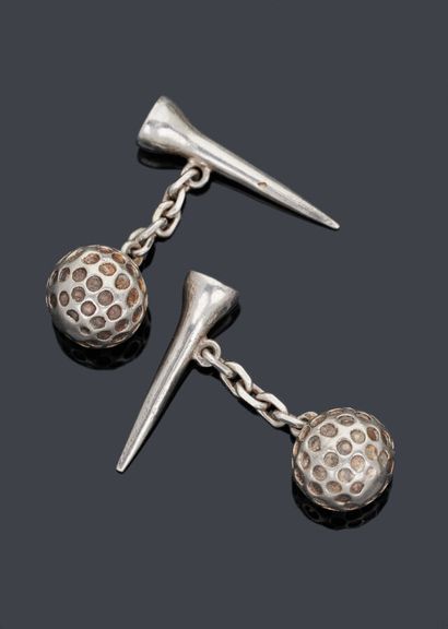 null GAETAN DE PERCIN - Pair of silver cufflinks in the shape of a golf ball and...