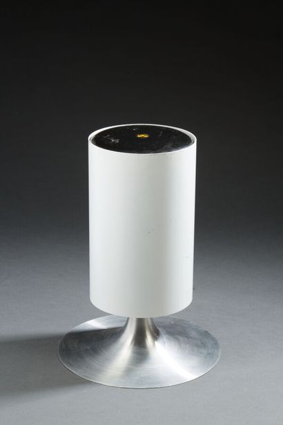 null INTERNATIONAL MULTISON, table speaker on its base. H 31 cm - Diam 14 cm