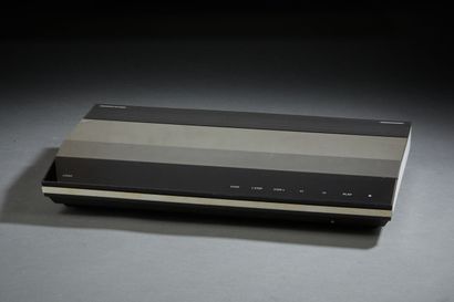 null BANG & OLUFSEN - BEOGRAM CD 4500. CD player of the Danish brand from 1989-1992.

Height:...
