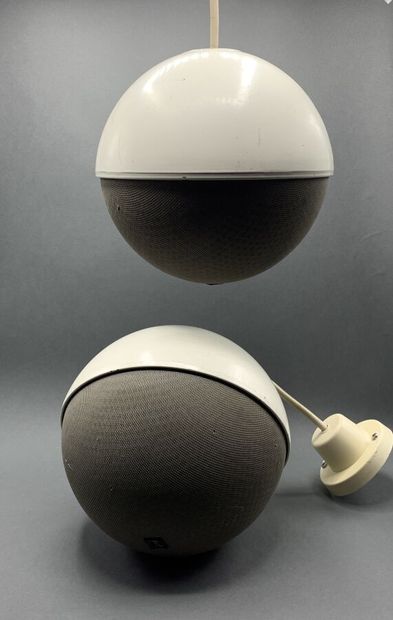 null TOA Electric PE-122W, pair of spherical speakers to be suspended.

Diameter:...