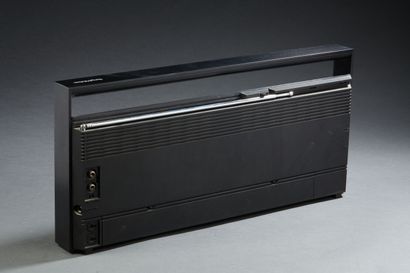 null BANG & OLUFSEN. BEOSYSTEM 10 Radio cassette.

(Some scratches)

Height : 24...