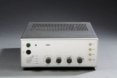 null BRAUN CSV-300. 2 x 20 watt stereo preamp, designed by the famous Dieter Rams...