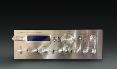 null PIONEER SA-8800. 80 watts per channel stereo amplifier under 8 Ohm. Incorporates...